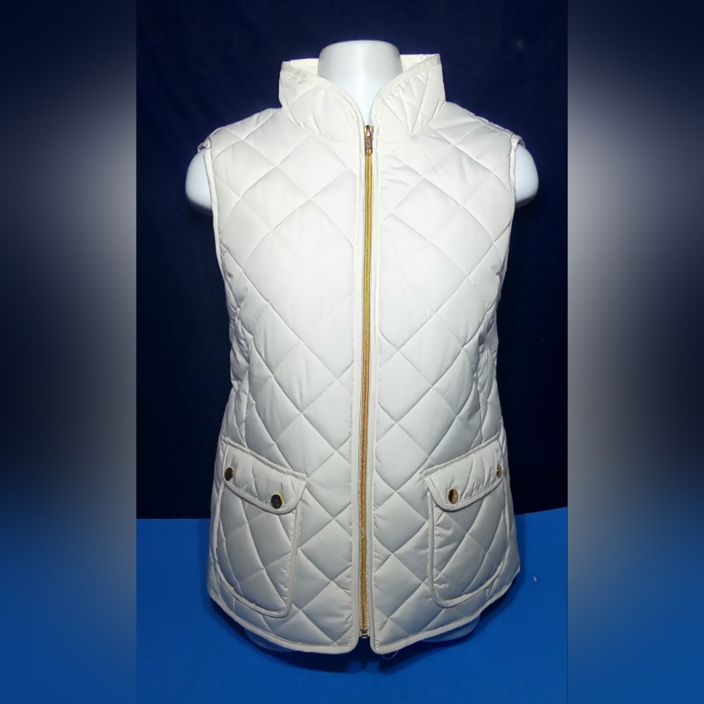 Women's Medium St John's Bay White Quilted VEST